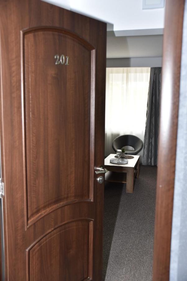 Hotel Magurele Bagian luar foto